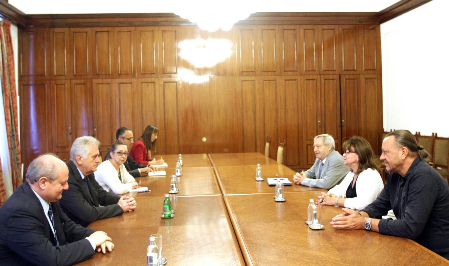 Sastanak predsednika Nacionalnog saveta gospodina Tomislava Nikolića sa potpredsednikom organizacije 'Moskovski međunarodni fond za pružanje pomoći UNESKO' Mananom Popovom