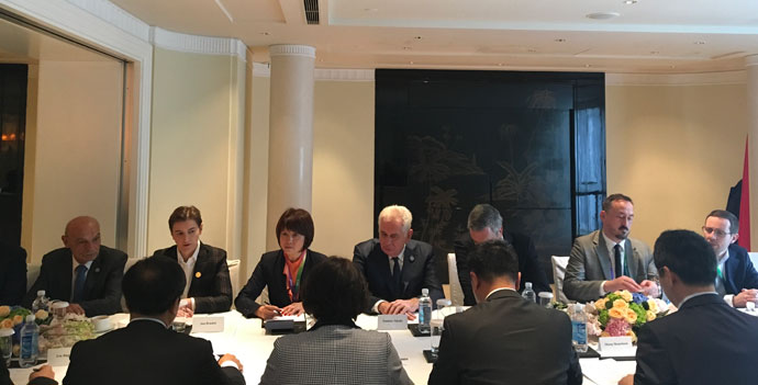  Predsednik Nacionalnog saveta Nikolić razgovarao je sa rukovodstvom kineske kompanije Huawei, Kineske banke i kompanije HBIS 