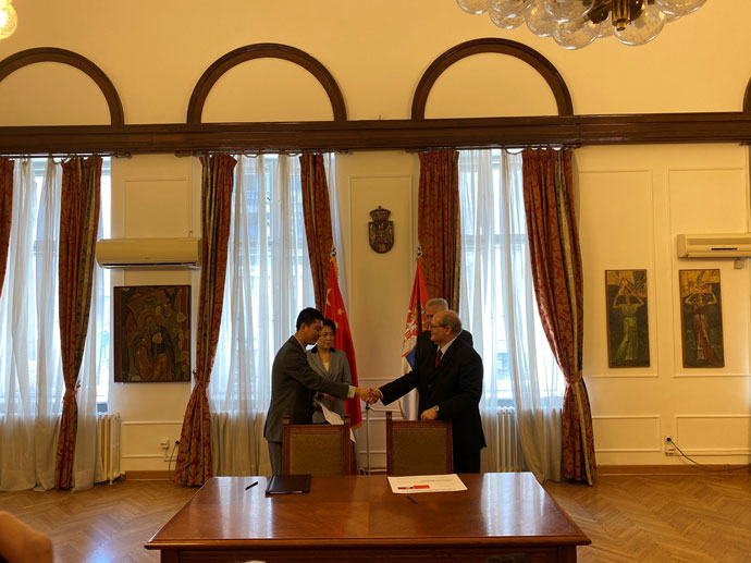  Tomislav Nikolić prikupio donaciju za građane kineske provincije Hubej 