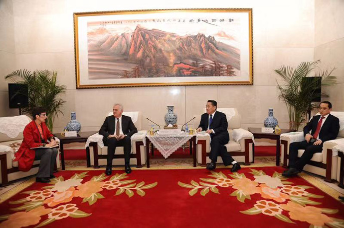  National Council President Nikolić visits Shandong Hi-Speed HQ 