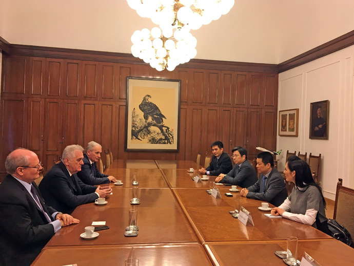  Council President Nikolić meets Bank of China Srbija senior management 