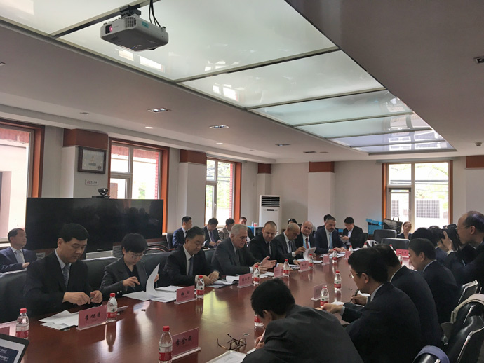  Council President Nikolić opens a Beijing business forum on Serbia-based investment projects 